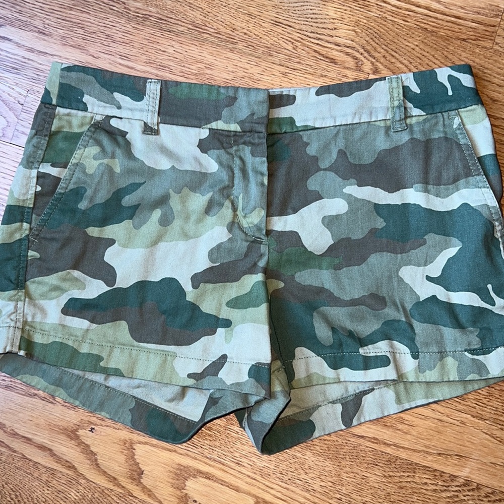 J.Crew camo shorts 6 excellent condition!